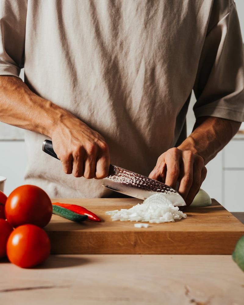 Yaxell_Taishi_santoku_kokkiveitsi_16_5cm