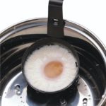 Kitchen_Craft_uppomunakuppi_kattilaan